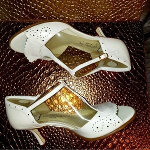 Liz Claiborne peep toe sandal